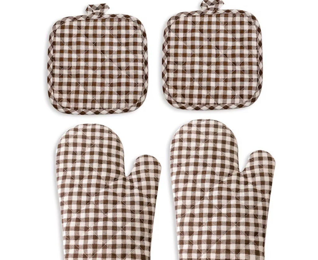 Oven mitts and pads