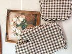 Oven mitts and pads