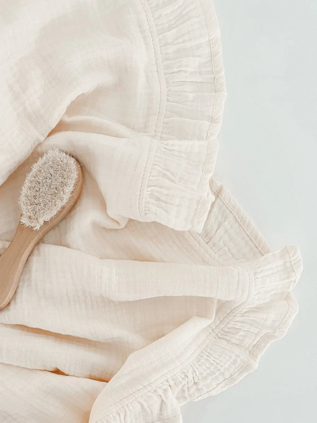 ORGANIC COTTON RUFFLE SWADDLES
