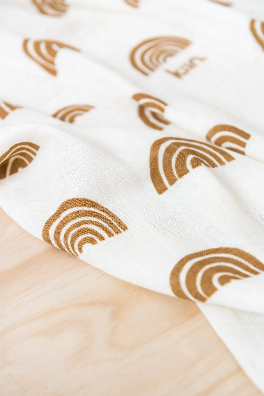 organic swaddle - rainbow ivory + umber