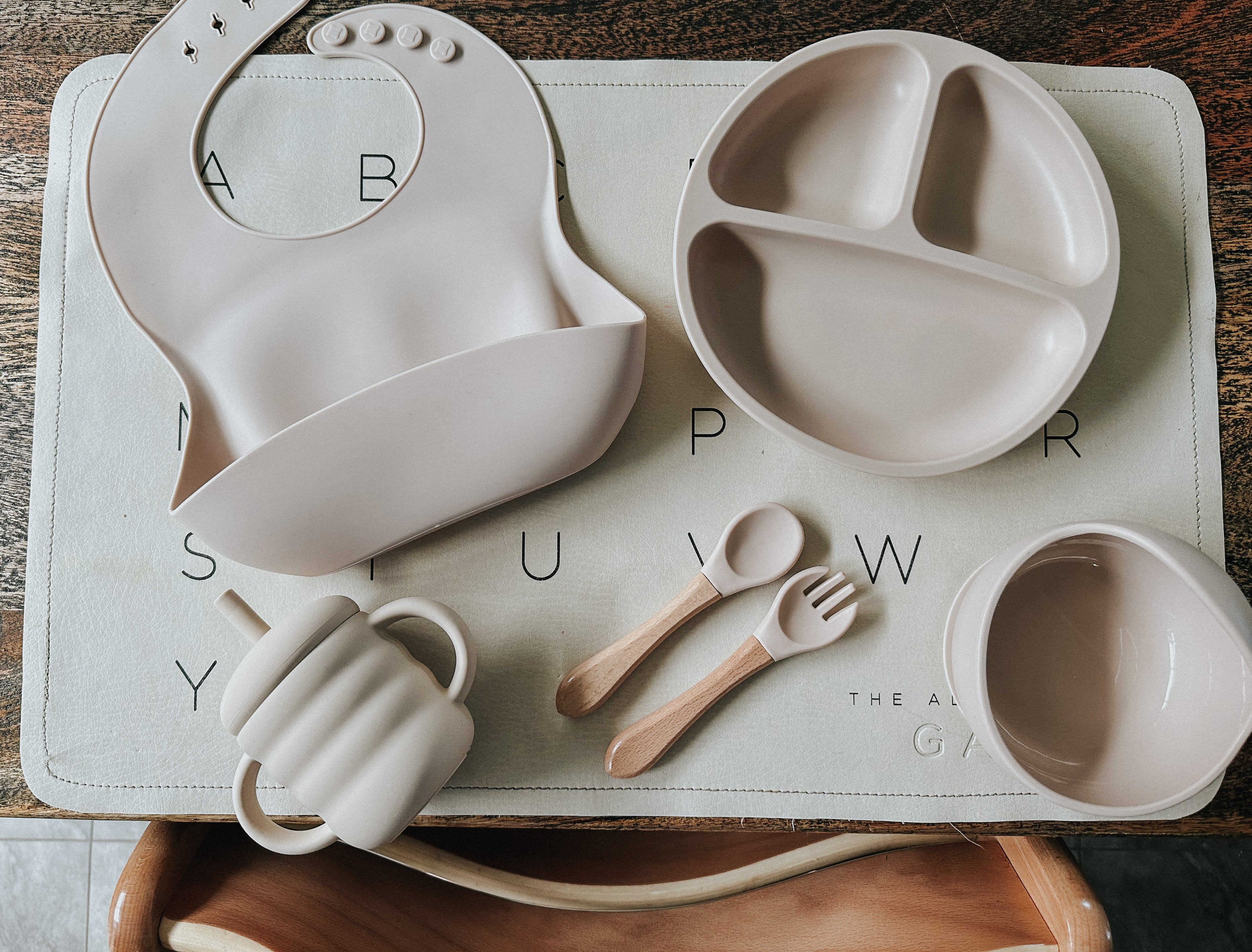 Silicone 5 piece feeding set