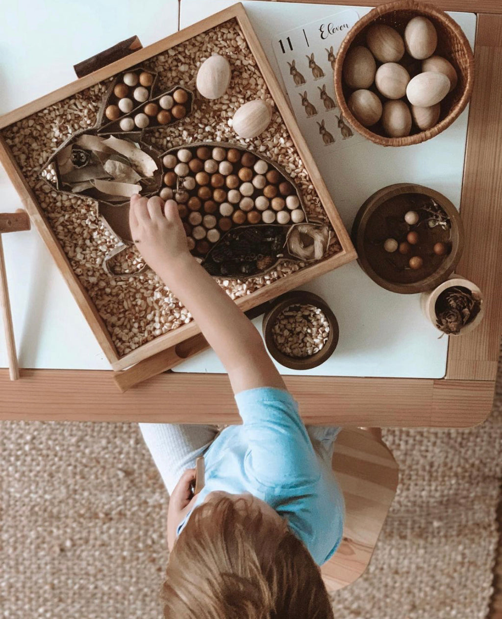 Sand tray and play set